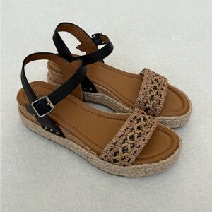 Women’s Earth Black and Tan Espadrille Sandals